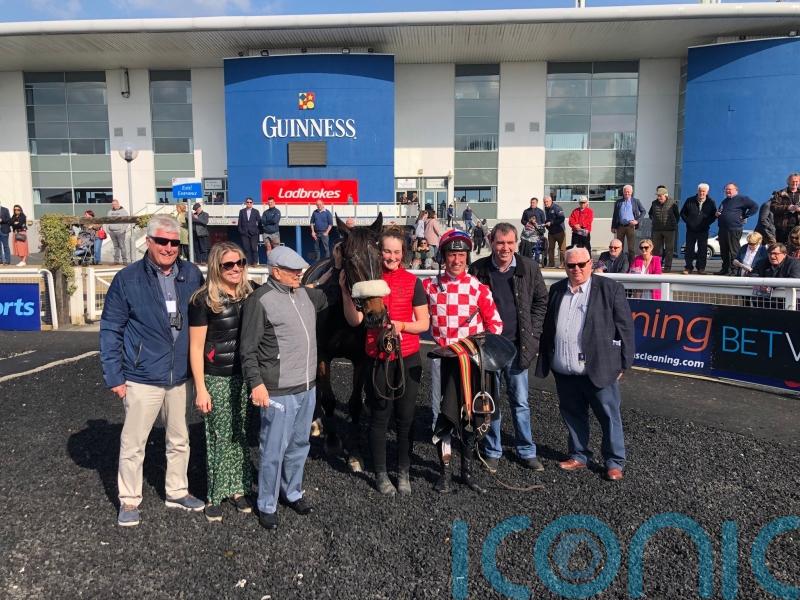 Impulsive Dancer floors stablemate Mercurey at Limerick