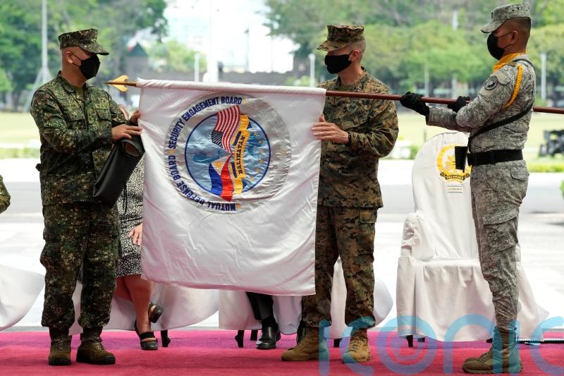US and Filipino forces begin military manoeuvres in show of American firepower