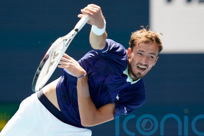 Daniil Medvedev reaches round four in Miami to stay on track to regain top spot