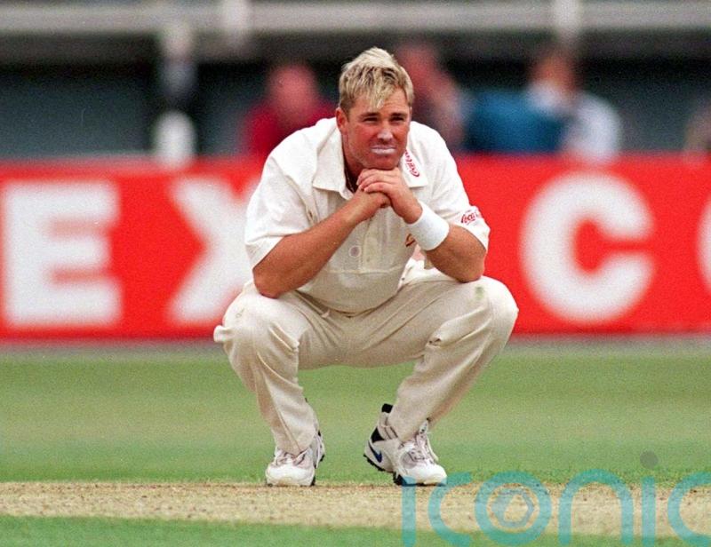 Crowds gather in Melbourne as cricket says final goodbyes to Shane Warne