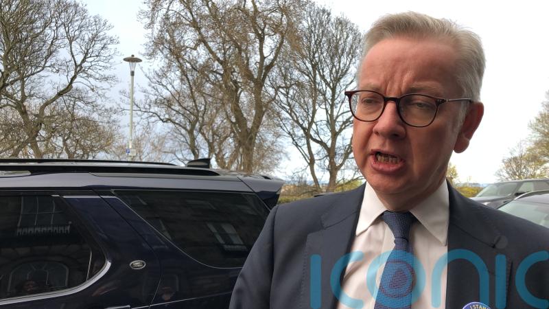 Michael Gove meets Edinburgh Ukrainian Club members
