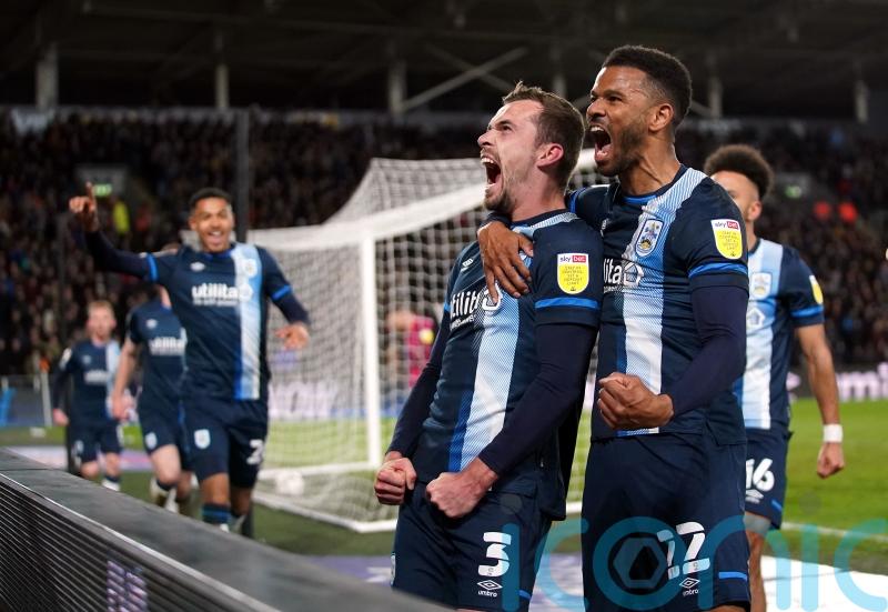 Terriers tame 10-man Tigers as Harry Toffolo hits late winner in Hull