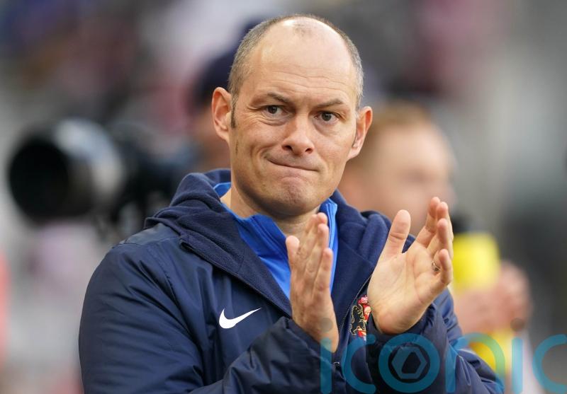 Alex Neil hails ‘deserved’ win as Sunderland score late winner over Gillingham