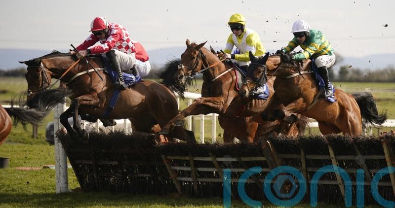 Flame Bearer digs deep to land Fairyhouse prize