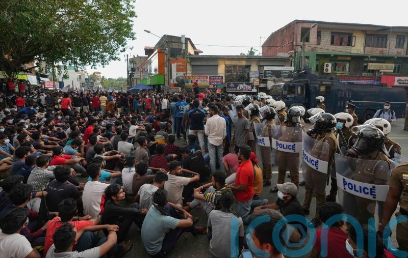 Sri Lankan ministers offer to resign as protests grow over economic crisis