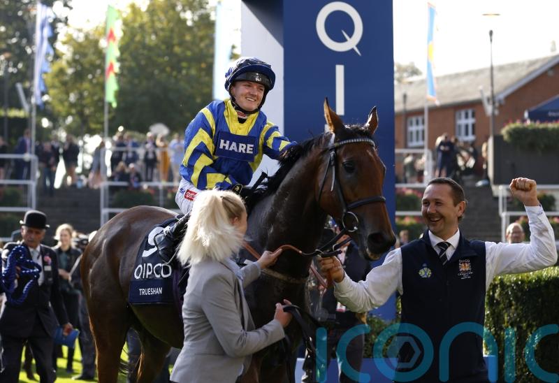 Staying star Trueshan back in action at Nottingham
