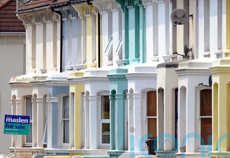 Annual house price growth ‘not far off average UK earnings’