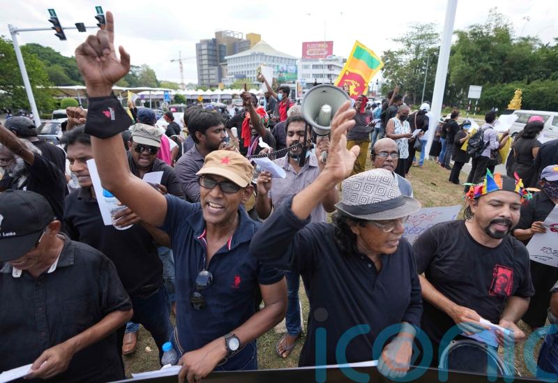 Sri Lankan business leaders demand end to political impasse
