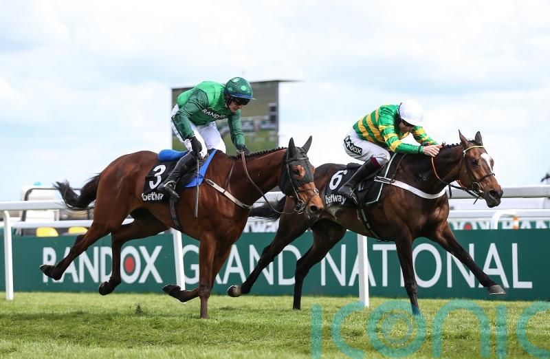 Jonbon sees off El Fabiolo in Aintree thriller