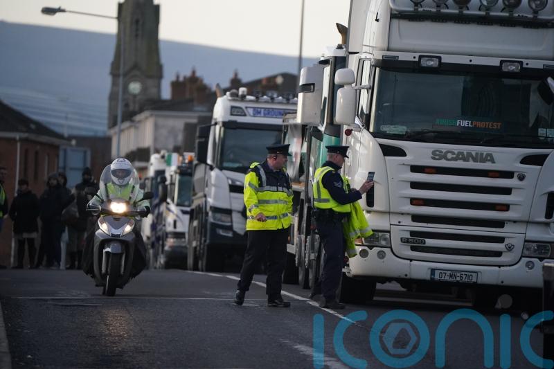 Commuter disruption as haulier protest begins in Dublin