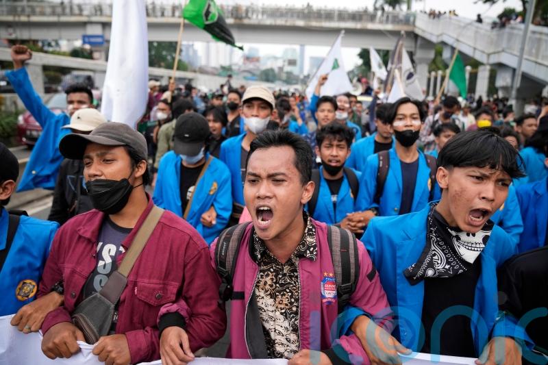 Indonesian students protest rumoured delay of 2024 election