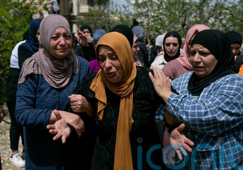 Israeli soldiers shoot Palestinian ‘firebomber’