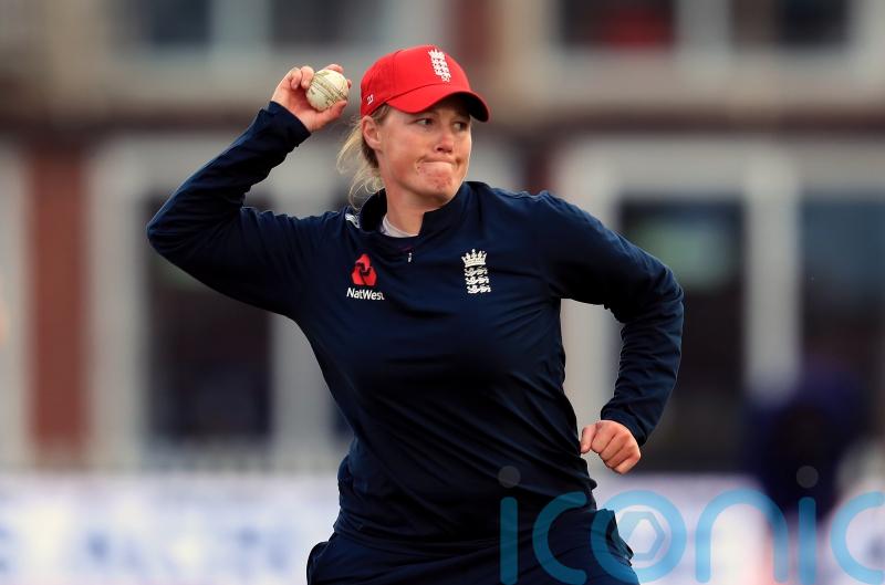 Tributes paid to Anya Shrubsole after retirement – Thursday’s sporting social