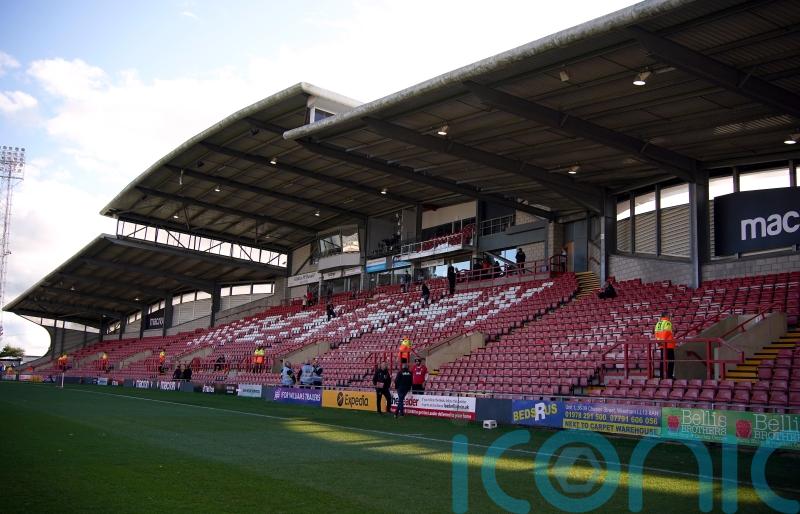 Wrexham and Solihull share spoils in promotion battle