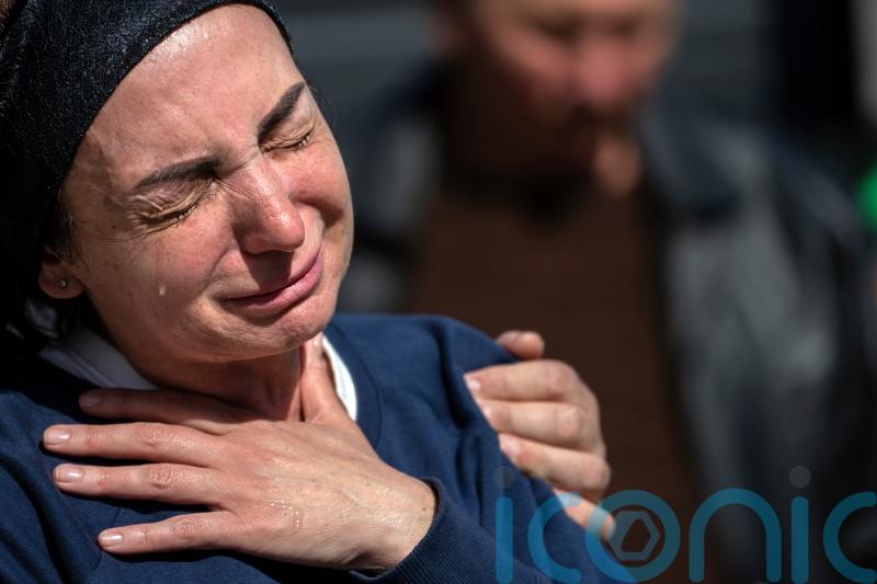 Russia vows new strikes on Kyiv as Ukraine reports 900 civilian bodies found