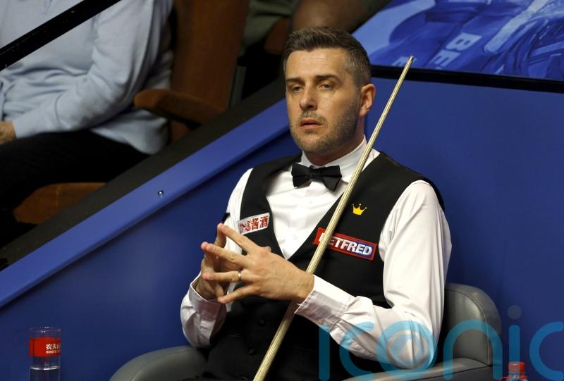 Mark Selby reaches Crucible second round with battling victory over Jamie Jones