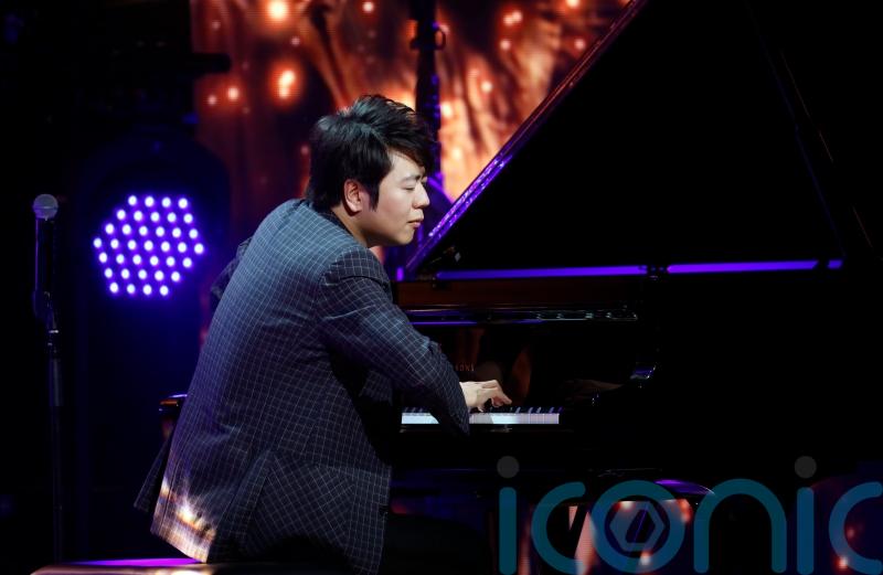 Chinese pianist Lang Lang to donate hundreds of keyboards to London schools