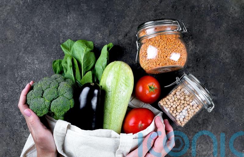 How to do vegetable gardening the zero waste way