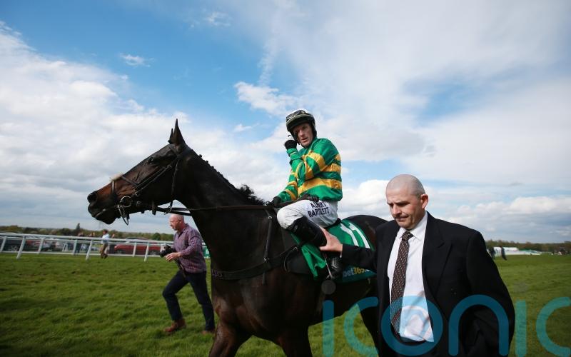 Jockeys agent Dave Roberts announces retirement
