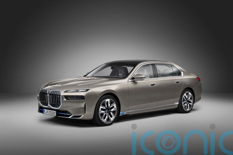 New BMW 7 Series revealed alongside electric i7