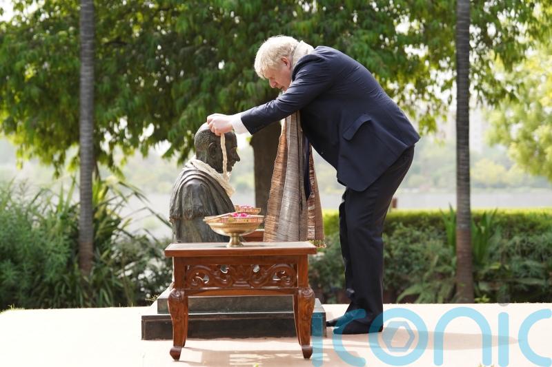 Boris Johnson given Gandhi’s guide to London during ashram visit