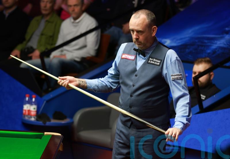 Mark Williams surges into quarter-finals with easy win over protege Jackson Page