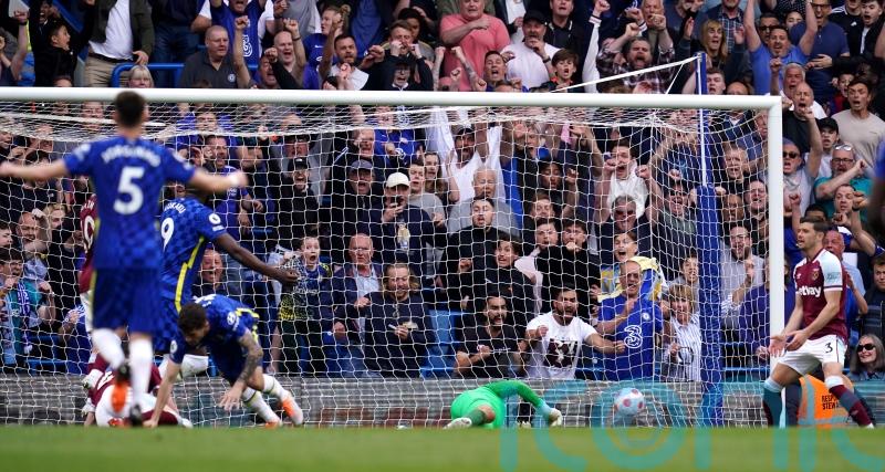 Christian Pulisic nets winner as Chelsea defeat 10-man West Ham after late drama
