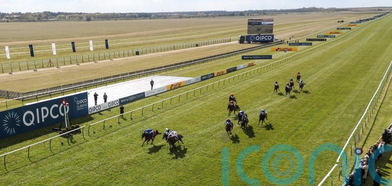 Newmarket watering ahead of Guineas meeting