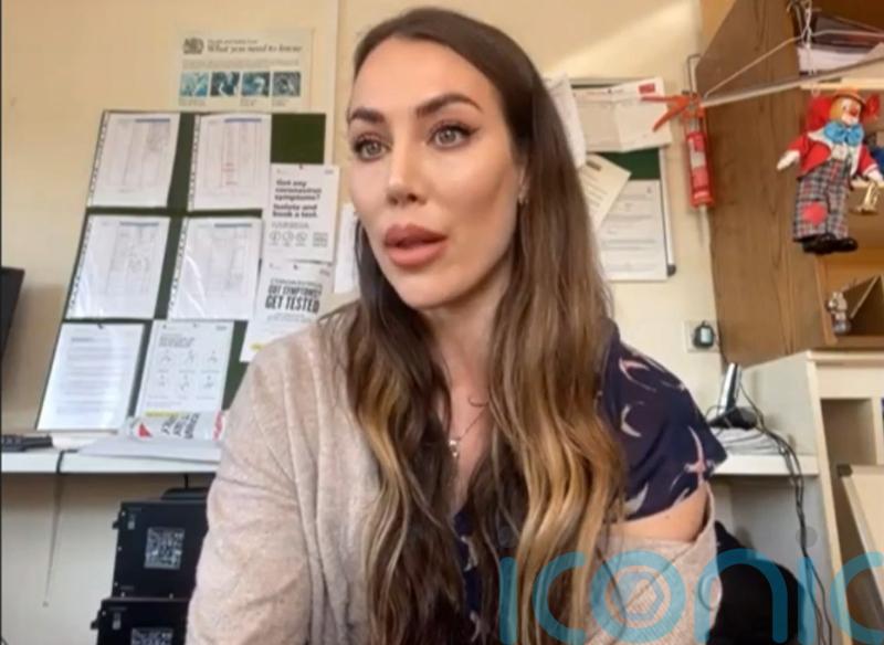 Call for MPs to act on social media image filter labelling