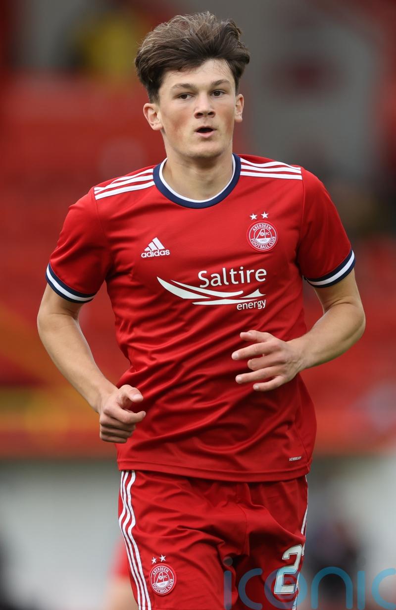 Aberdeen full-back Calvin Ramsay wins SFW Young Player of the Year award