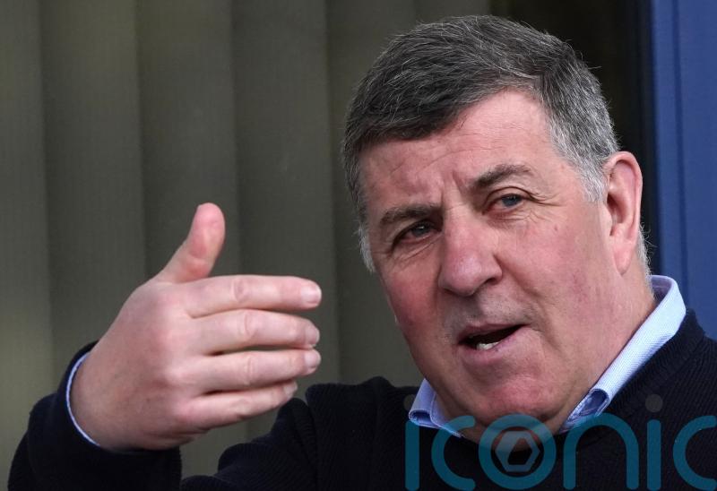 Mark McGhee optimistic Dundee’s upward trajectory will land him first victory
