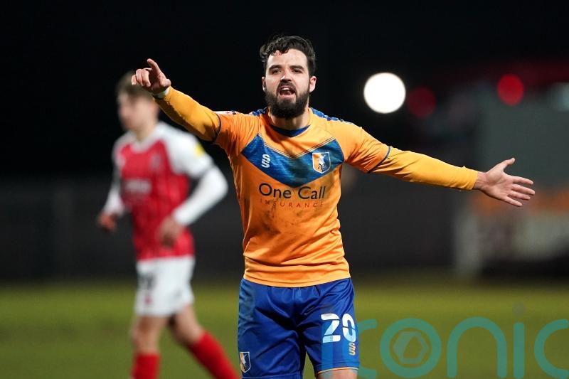 Salford play-off hopes ended by draw as Mansfield miss chance to go third