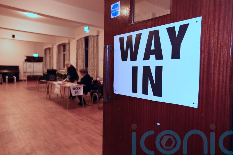 Poll shows surge for Alliance but Sinn Fein still in lead ahead of election