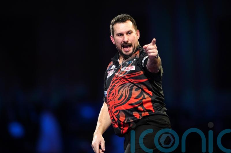 Jonny Clayton books Berlin berth with victory in Glasgow