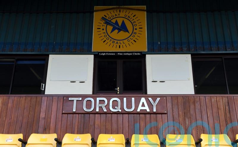 Torquay dent Chesterfield’s play-off hopes