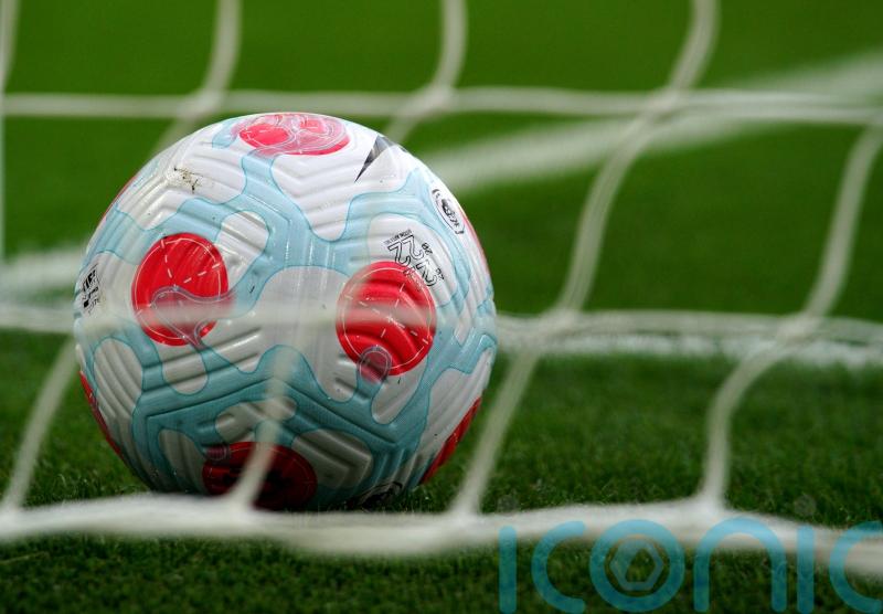 Late Dan Smith strike sees Eastleigh snatch win at 10-man Woking