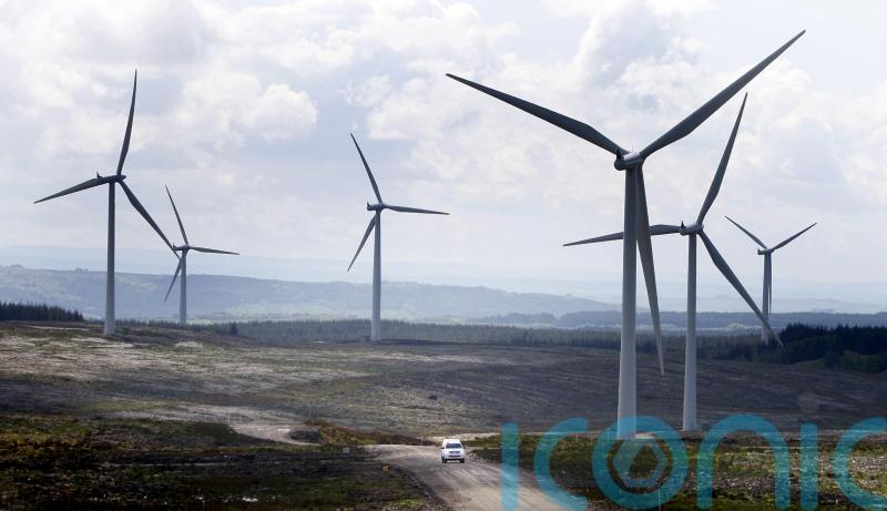 PM pushes idea of cutting energy bills for people living near onshore wind farms