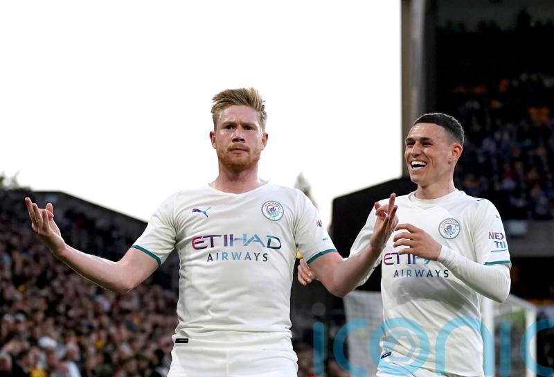 Kevin De Bruyne steals the show as Manchester City move three points clear