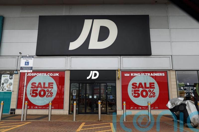 JD raises profit targets again despite footwear shortages