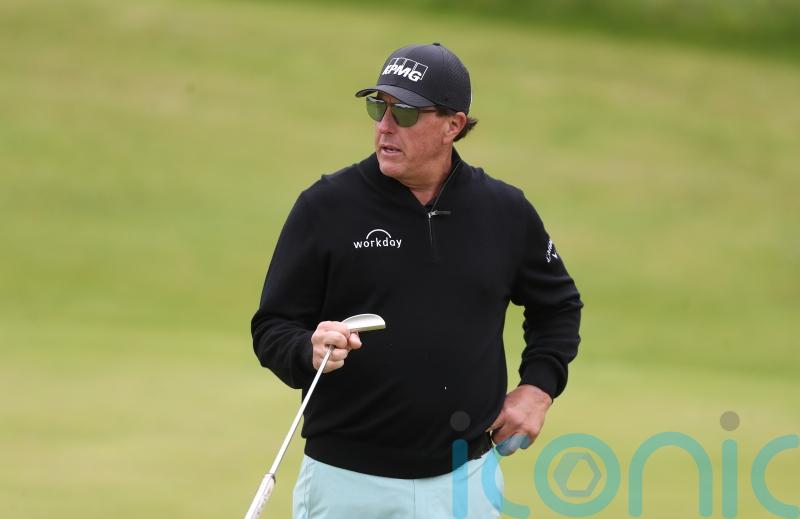 Defending champion Phil Mickelson withdraws from US PGA Championship