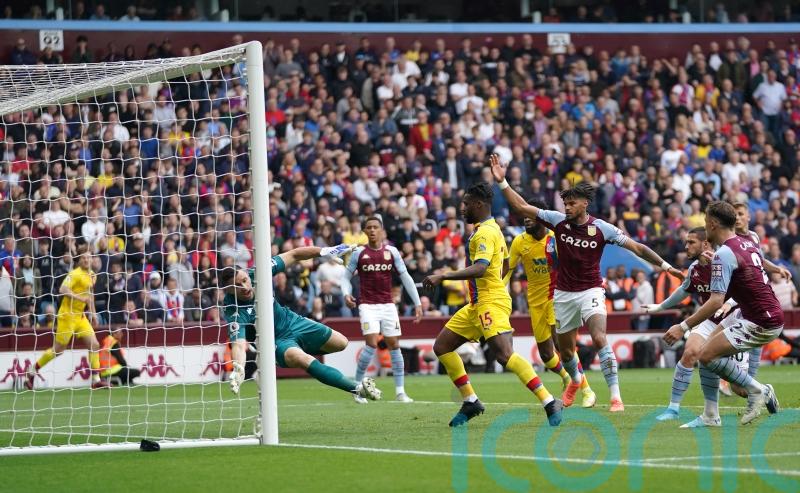 Jeffrey Schlupp snatches late leveller for Palace at Aston Villa