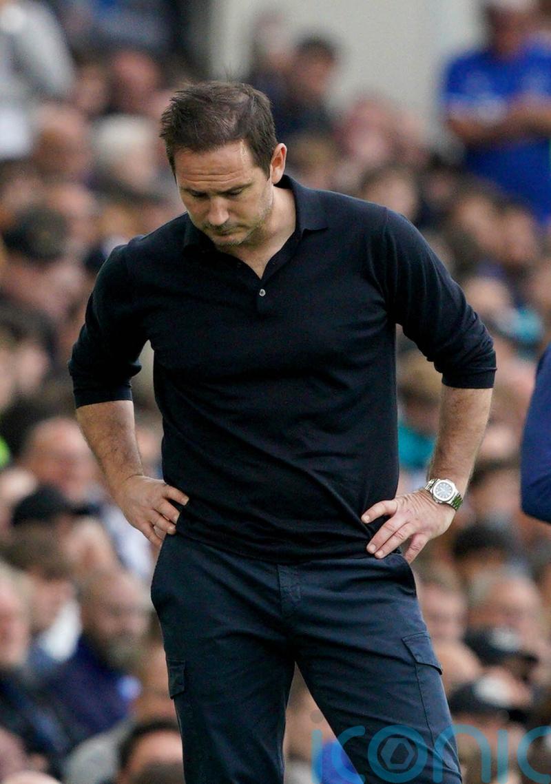 Frank Lampard feels refereeing error cost Everton chance to end relegation fears
