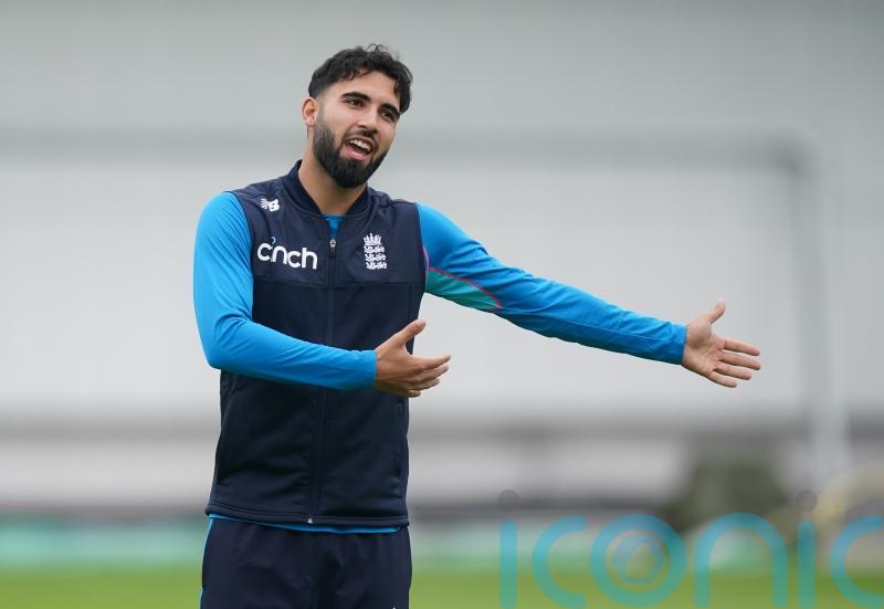 England quick Saqib Mahmood to miss rest of season with stress fracture of back