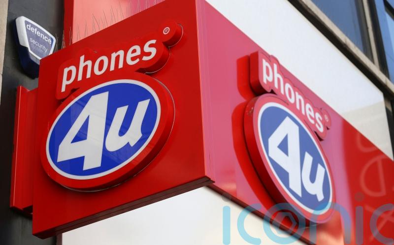 Phones 4u begins court fight with networks after going into administration
