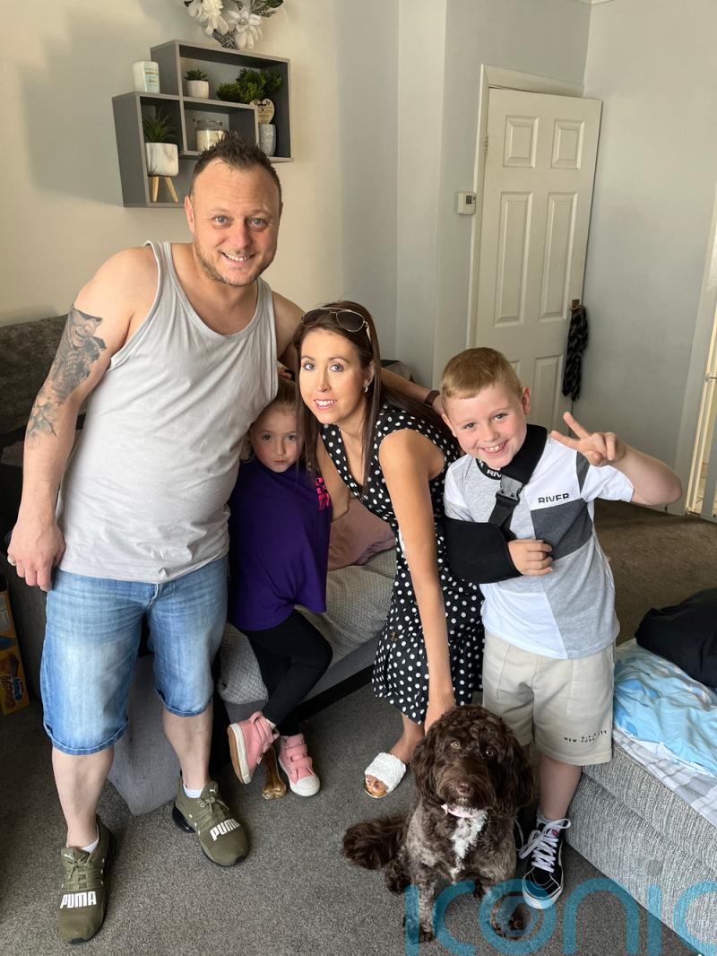 Mum aged 30 issued death sentence for stage 4 bowel cancer like Bowelbabe fundraises for £2k-a-month for treatment to buy time with kids