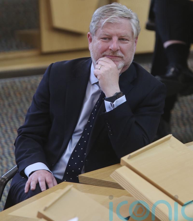 Changing Northern Ireland Protocol increases recession risk – Angus Robertson