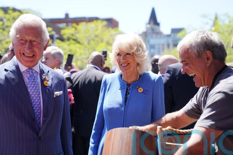 Charles praises maple syrup during Ottawa market visit