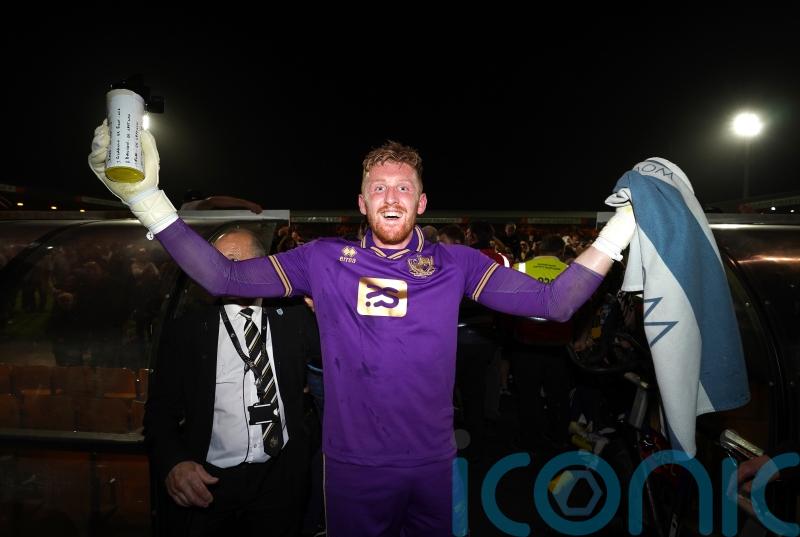Port Vale prevail on penalties to reach play-off final against Mansfield
