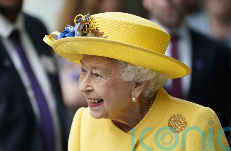 Queen praises support of Church of Scotland congregations for Ukrainian refugees