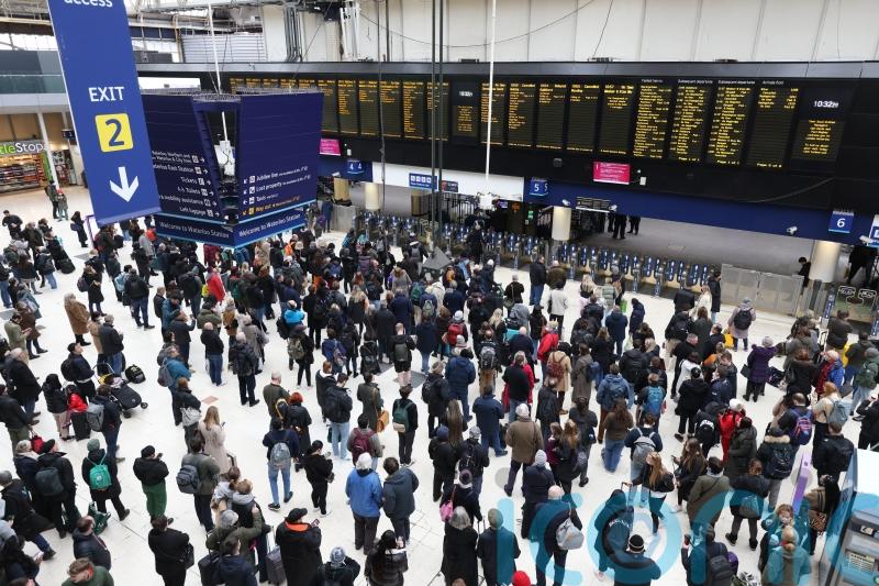 Government considers plans for minimum staffing requirement during rail strikes